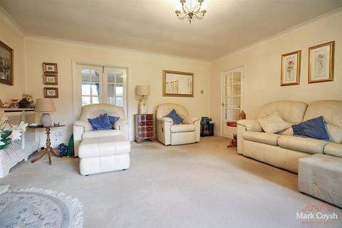 Moidart Ermyn Way, Leatherhead, KT22 8TN