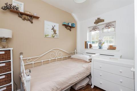 12 Fairview, Fawkham, Longfield, DA3 8NR