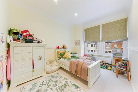 44 Faraday Road, London, SW19 8PD