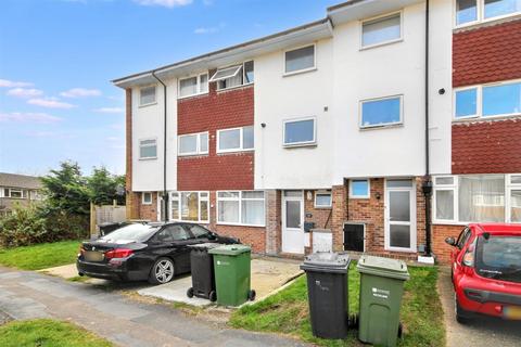 4 bedroom house to rent, Guildford Park Avenue, Guildford