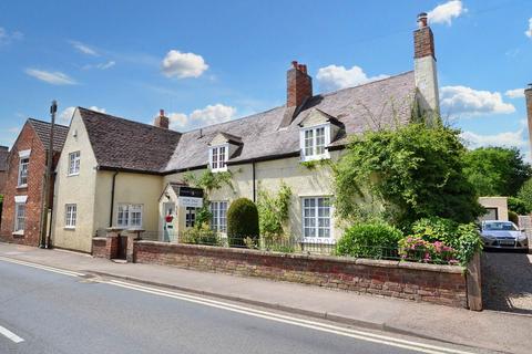 4 bedroom detached house for sale, A four bedroom detached home with one bedroom detached annex