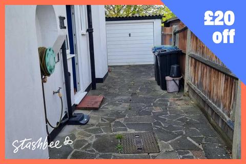 undefined, Oxford Crescent, New Malden KT3