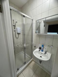 Studio to rent, Regents Park Road, Finchley, N3