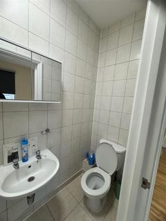 Studio to rent, Regents Park Road, Finchley, N3