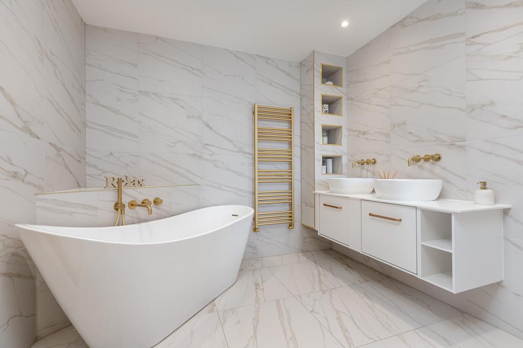 Primary En-Suite