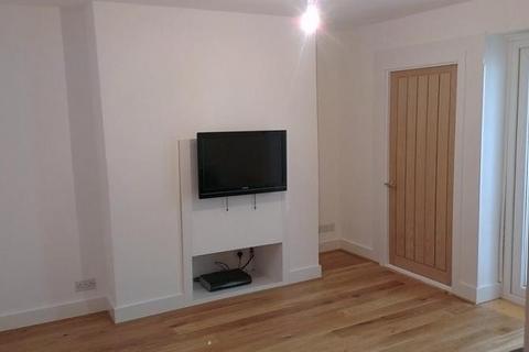 2 bedroom flat to rent, Clarendon Road Southsea PO4