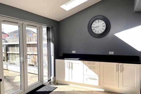 14 Bernard Crescent, Ipswich, IP3 9LJ