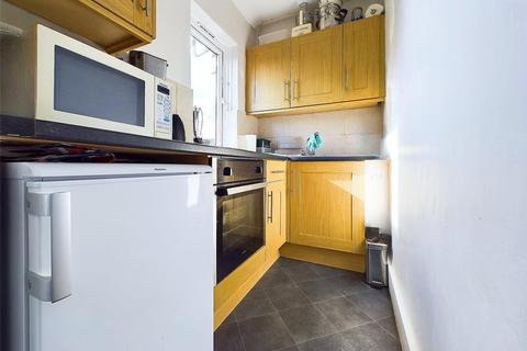 2 bedroom maisonette to rent, Wellington Gardens, Twickenham