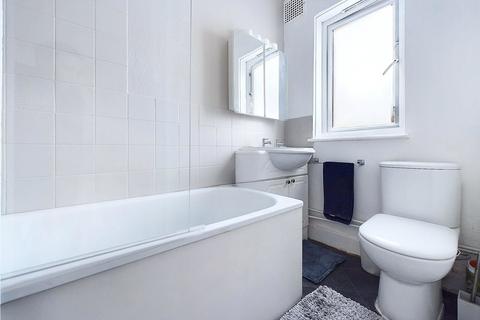 2 bedroom maisonette to rent, Wellington Gardens, Twickenham