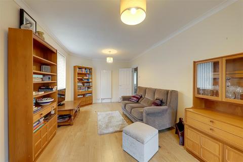 37 Cecil Road, Lancing, BN15 8HP