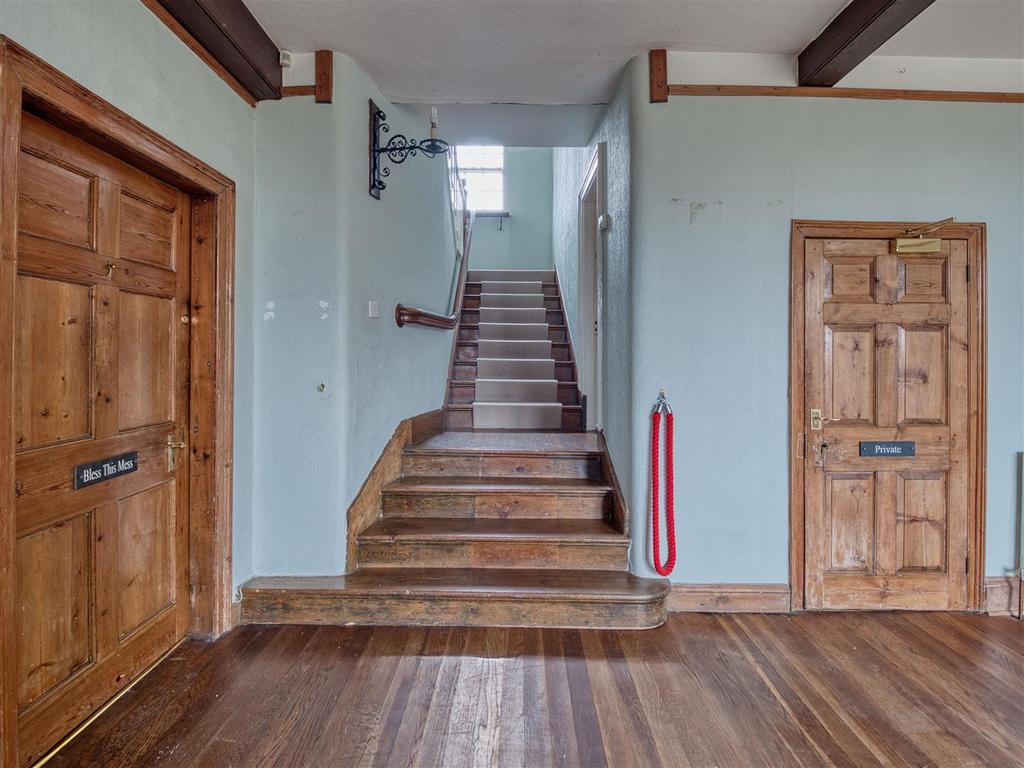 P1112177 hdr.jpg