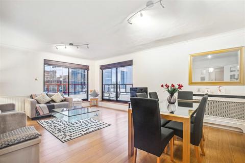 2 bedroom flat for sale, Sandringham House, Windsor Way, London, W14