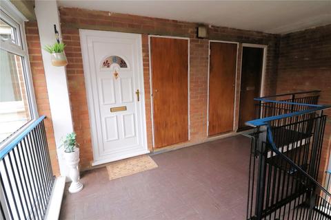 6 Kempton Close, Erith, DA8 3SR
