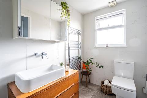 11 Colmer Road, London, SW16 5LA
