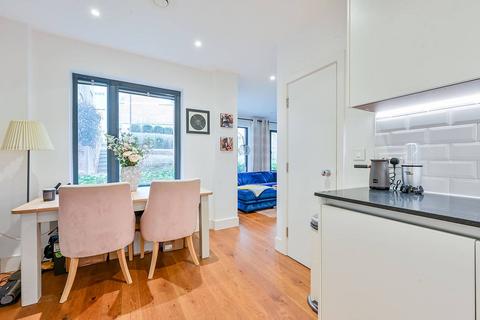 1 bedroom flat for sale, Salisbury Street, Acton, London, W3