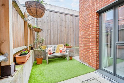 Salisbury Street, Acton, London, W3