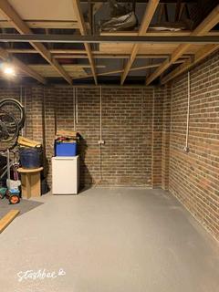 Garage to rent, Tinchurch Drive, Burgess Hill RH15