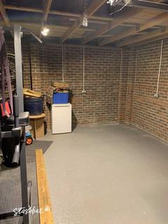 Garage to rent, Tinchurch Drive, Burgess Hill RH15