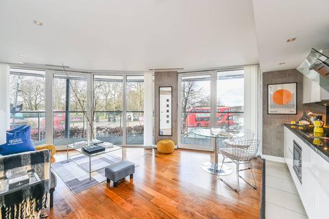 1 bedroom flat for sale, Queenstown Road, Battersea, London, SW11
