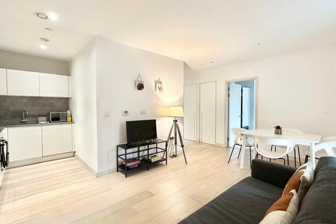 2 bedroom apartment for sale, Liner House, Royal Wharf Walk, London E16