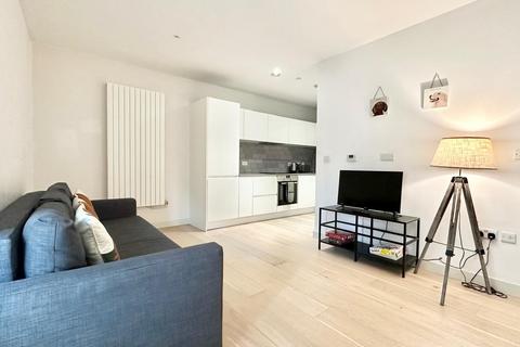 2 bedroom apartment for sale, Liner House, Royal Wharf Walk, London E16