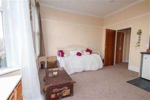 Studio for sale, Fort Road, Newhaven