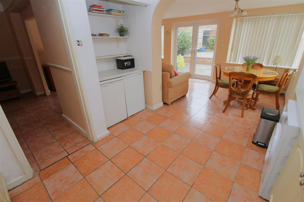 Kitchen1.JPG