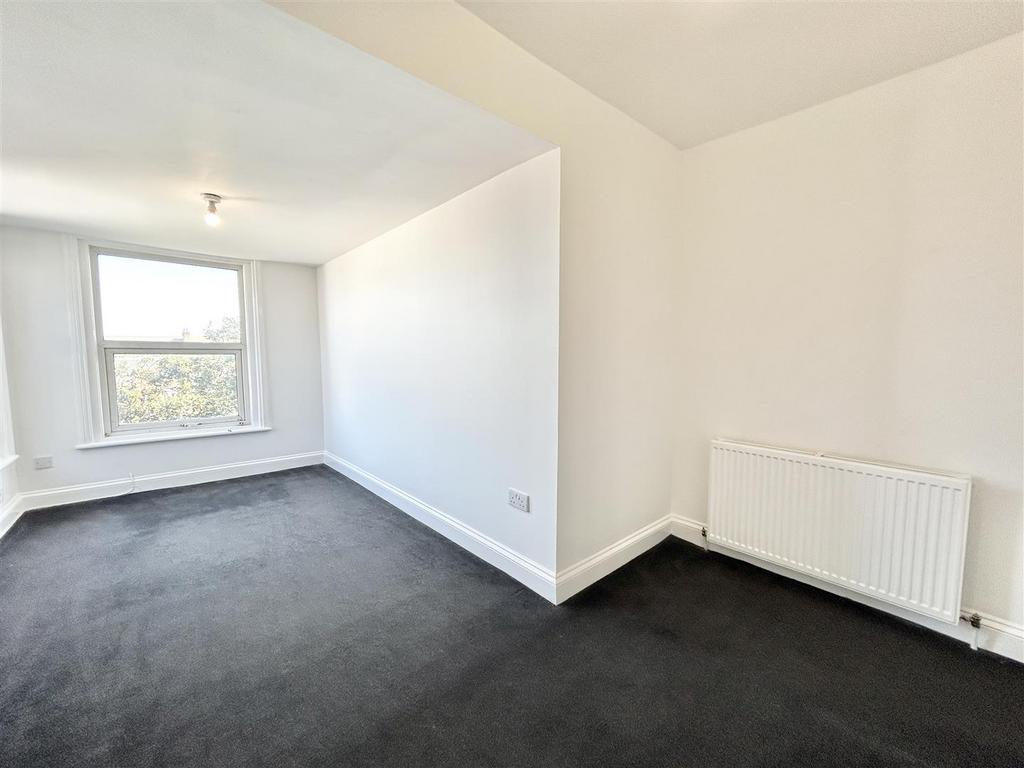 F4 Bedroom 1