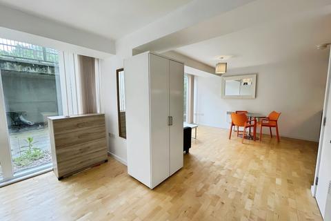 1 bedroom flat to rent, Saxton, The Drive, Leeds, Yorkshire, LS9