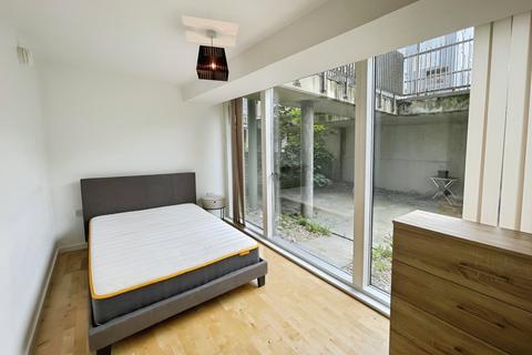1 bedroom flat to rent, Saxton, The Drive, Leeds, Yorkshire, LS9