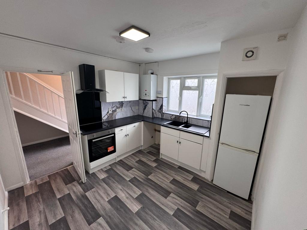 Spacious &amp; Well-Located 3-Bedroom Maisonette –
