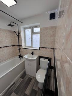 3 bedroom maisonette to rent, Waverley Road London, SL1