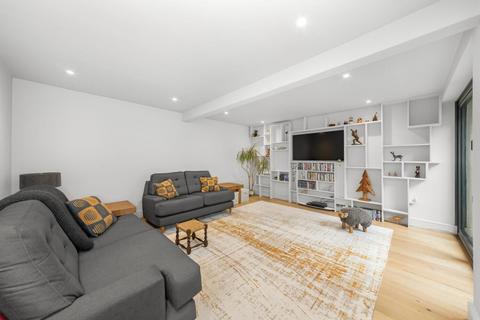 32 Sunset Road, Herne Hill, London, SE5 8EA