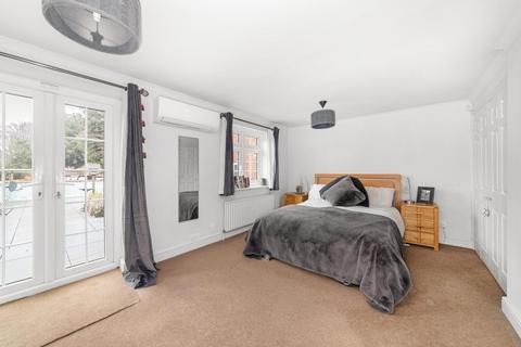 32 Sunset Road, Herne Hill, London, SE5 8EA