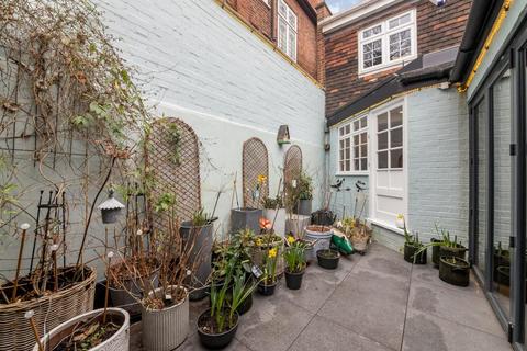 32 Sunset Road, Herne Hill, London, SE5 8EA