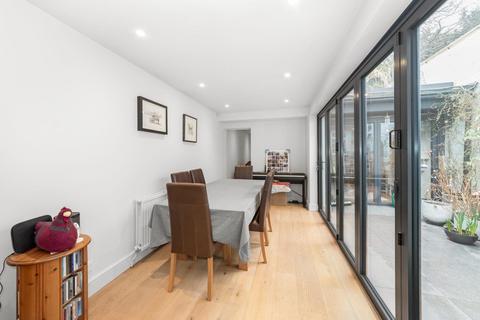 32 Sunset Road, Herne Hill, London, SE5 8EA