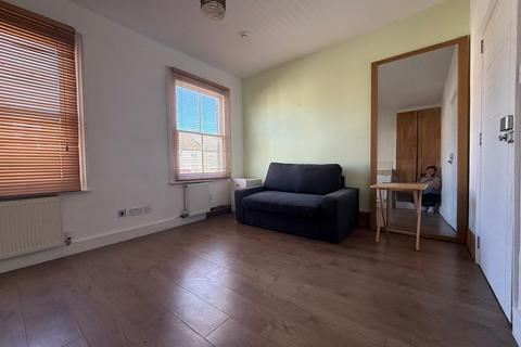 1 bedroom terraced house to rent, Burlington Road, Thornton Heath