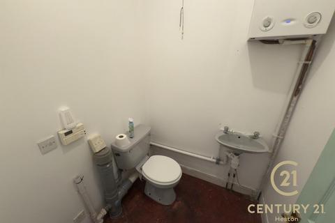 4 bedroom semi-detached house to rent, Cheyne Avenue, TWICKENHAM TW2