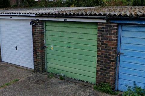 Garage to rent, Southbourne Gardens, London SE12