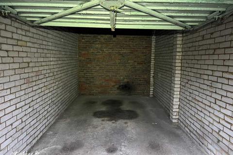 Garage to rent, Southbourne Gardens, London SE12
