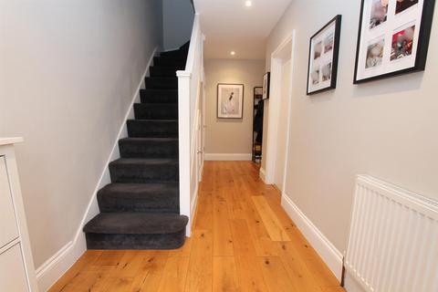 19a Kings Lane, Sutton, SM1 4NY