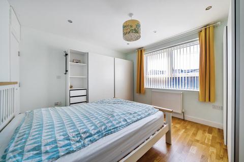 39 Bearfield Road, Kingston Upon Thames, KT2 5ET