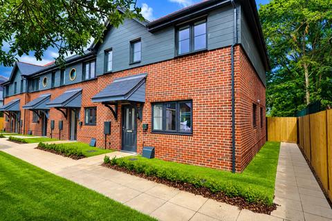 3 bedroom end of terrace house for sale, Florence Close, Send, Woking, Surrey, GU23