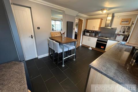 4 bedroom semi-detached house for sale, Dinam Park Pentre - Pentre
