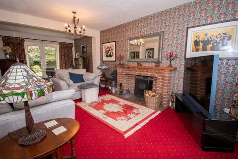 1 Barry Drive, Kirby Muxloe, Leicester, LE9 2HG