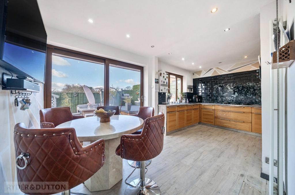 Kitchen/Dining Room