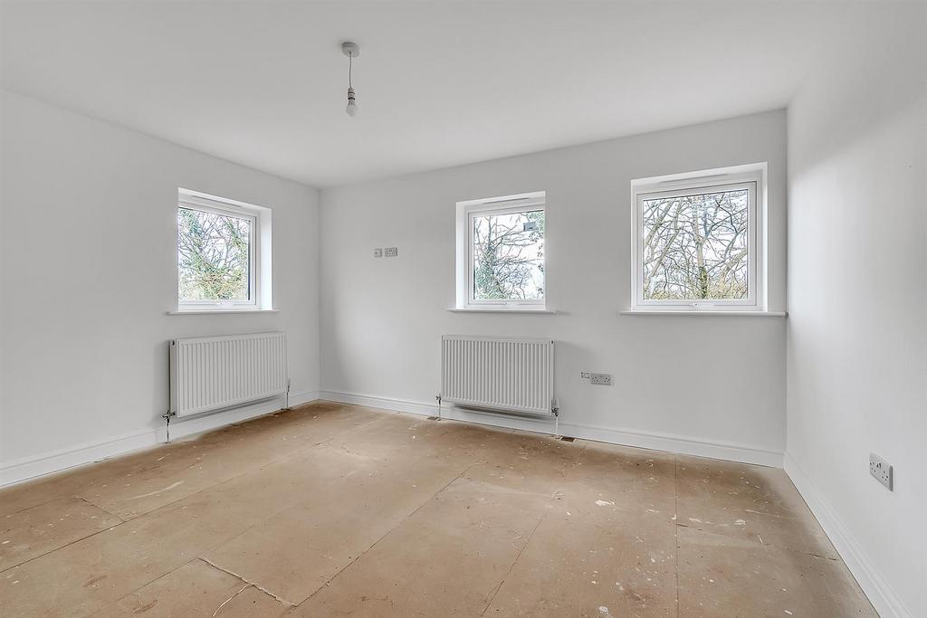 Bedroom 1.jpg