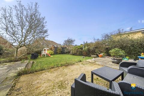 20 Envis Way, Fairlands, Guildford, GU3 3NH