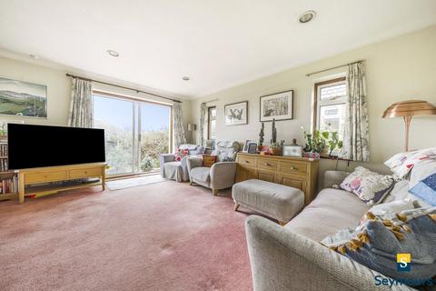20 Envis Way, Fairlands, Guildford, GU3 3NH