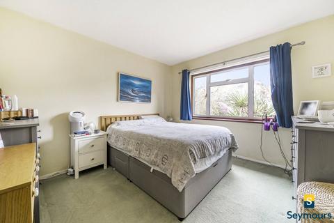 20 Envis Way, Fairlands, Guildford, GU3 3NH